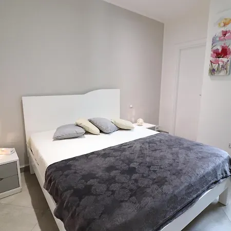 Beautiful “casa Susanna Deluxe A Otranto” With Wi-fi & Vakantiehuis