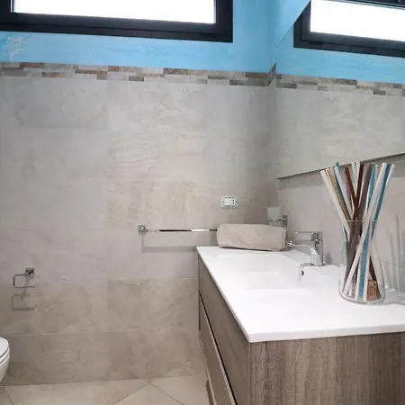 Beautiful “casa Susanna Deluxe A Otranto” With Wi-fi & Vakantiehuis *